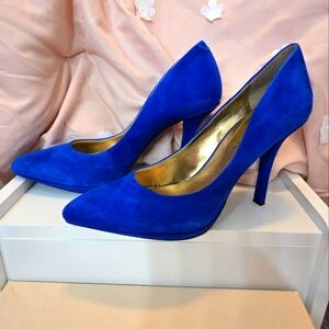 BCBG Sapphire Suede heels!